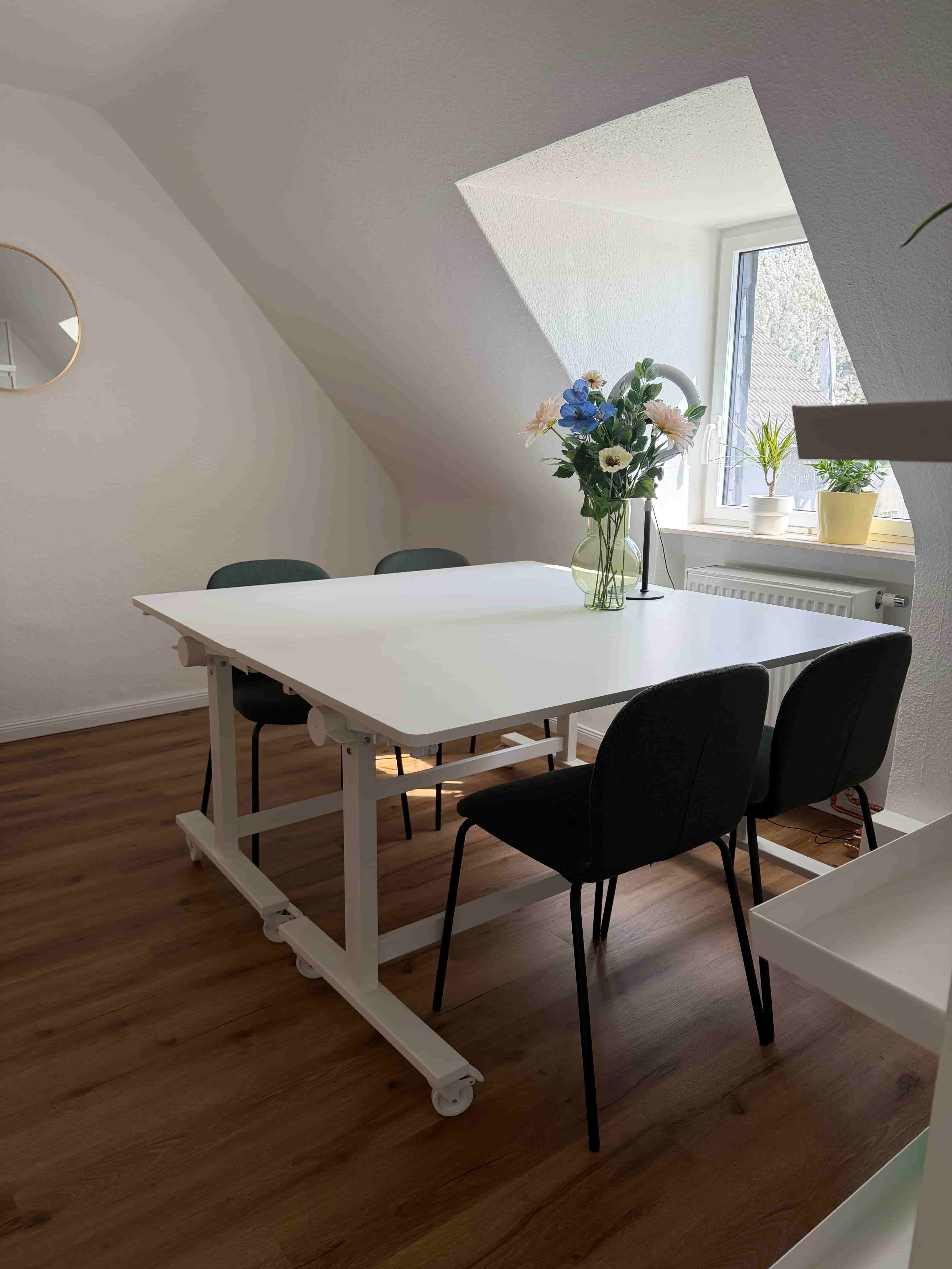 Heller Workshopraum im Kernfokus Studio in Hürth für Bewegung, Wohlbefinden und Gruppenformate