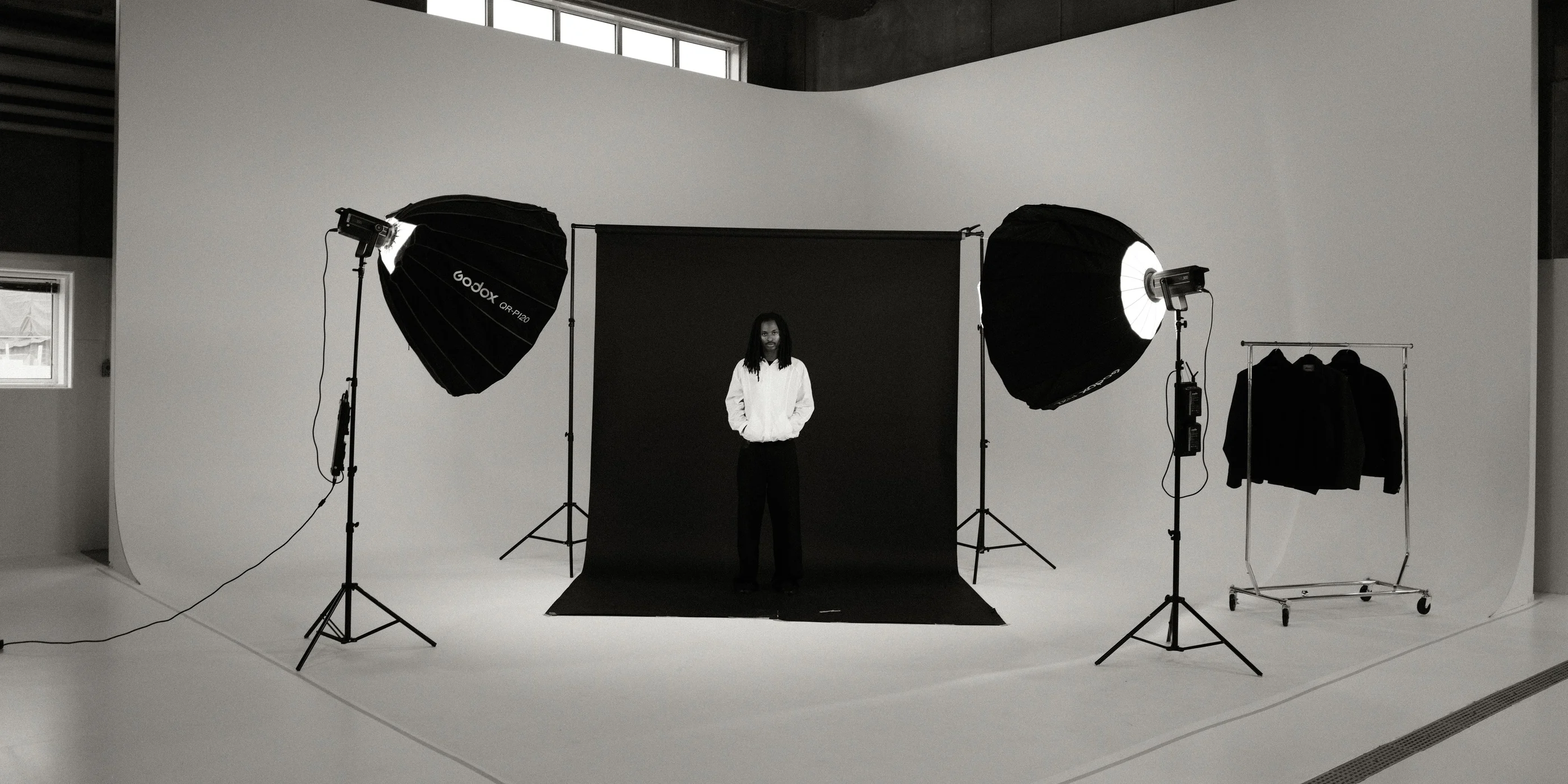 RAAVAERKs fotostudie med infinity wall i Aarhus C