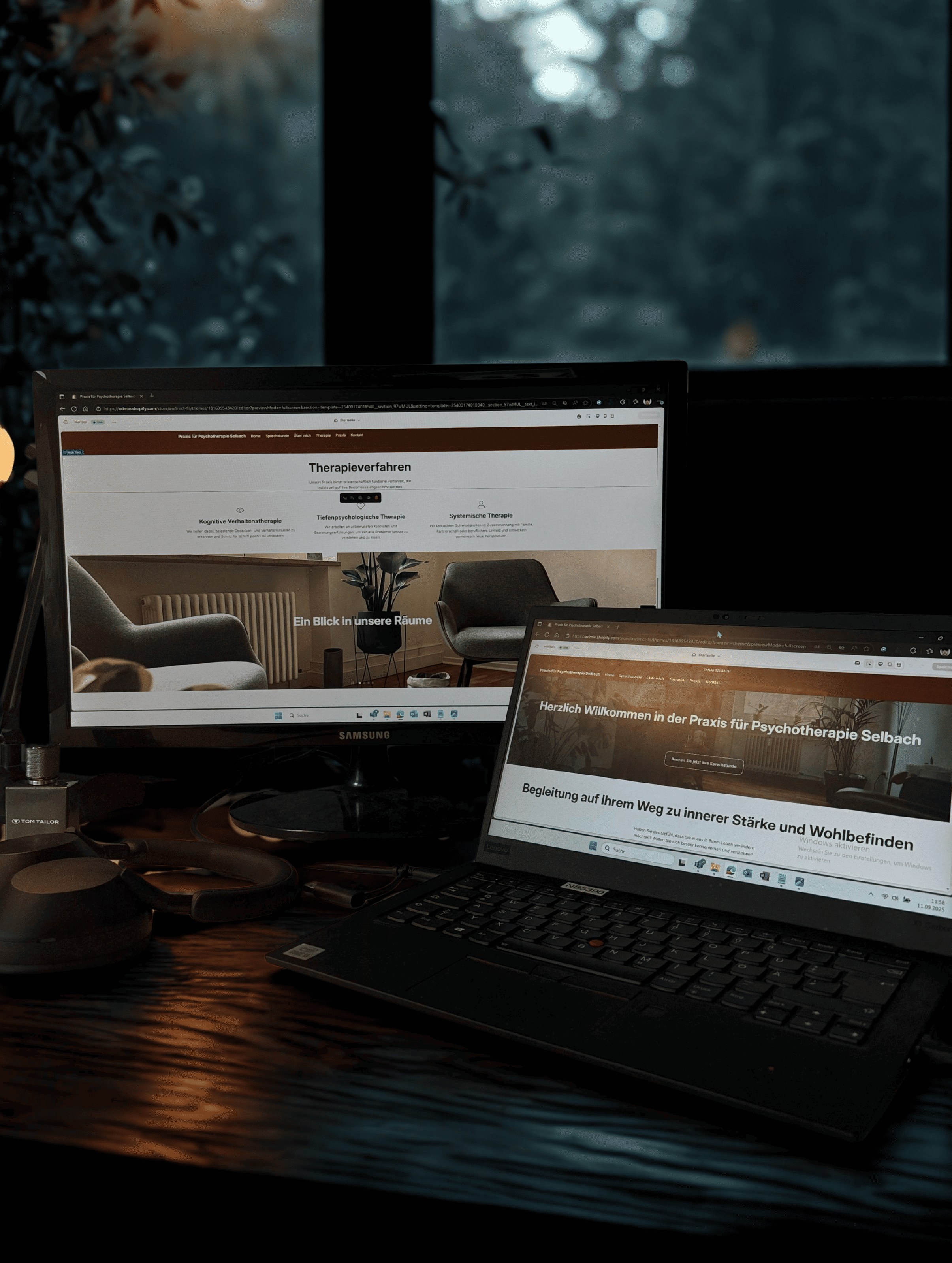 Zwei Bildschirme zeigen das Webdesign der Praxis für Psychotherapie Selbach, gestaltet von L’Étoile Visuals, mit moderner und ruhiger Ästhetik.