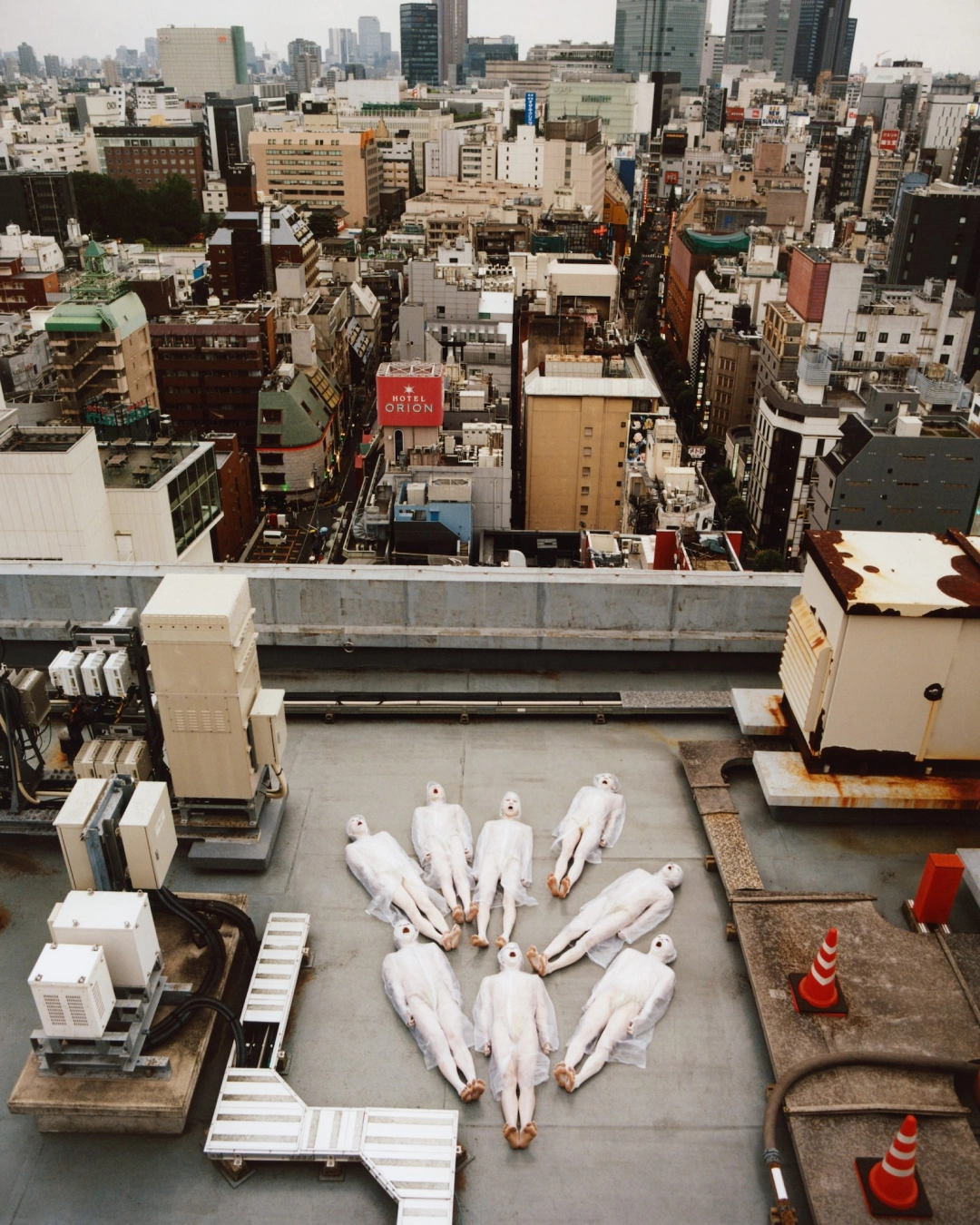 ‘Butoh’, de Tom Johnson, está publicado por Sixteen World; exposición acompañante en la 1014 Gallery, Londres, hasta el 28 de noviembre.