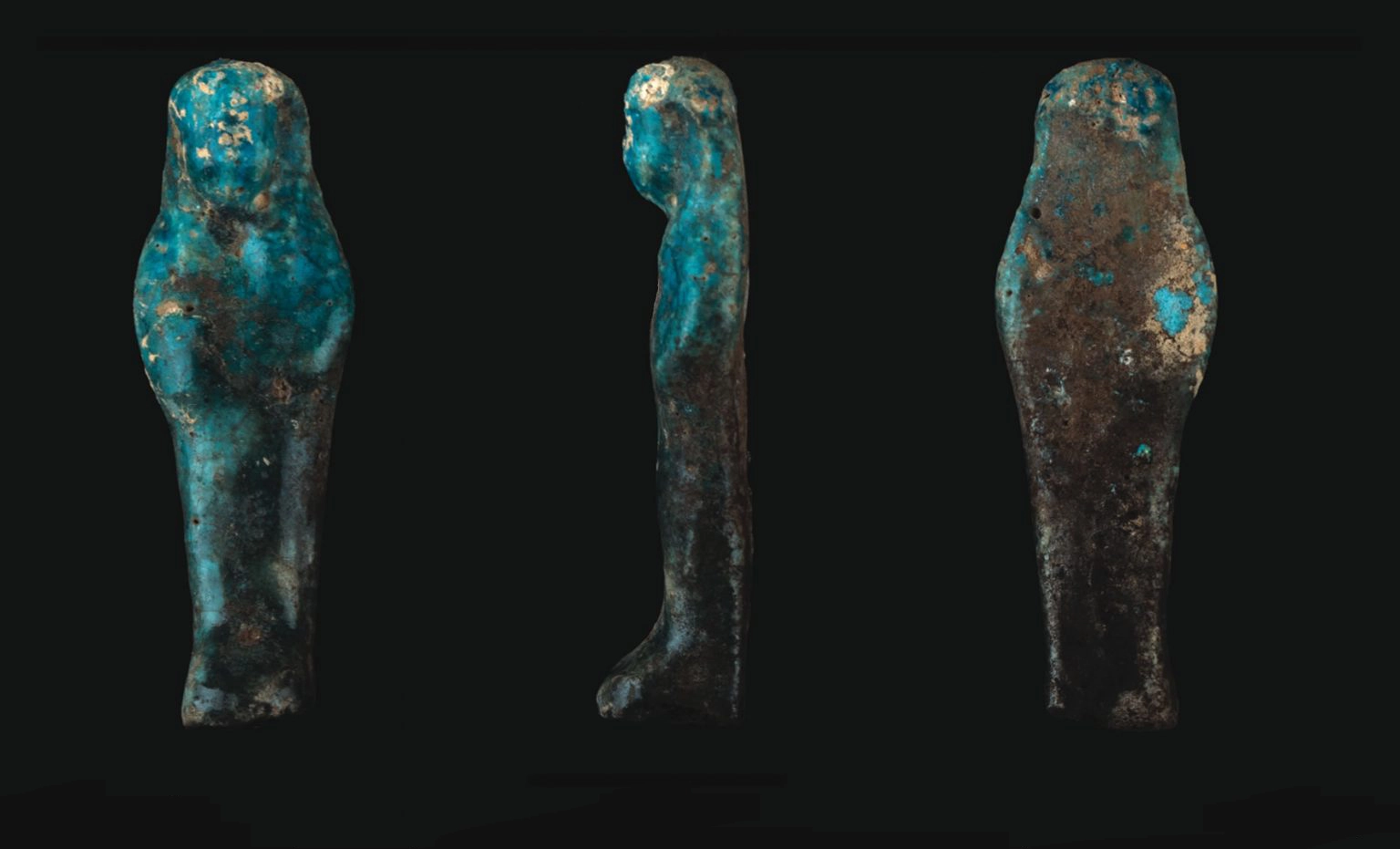 Shabti from the funerary complex of the Vizier Ipi, each measuring approximately 8 to 10 cm in height.