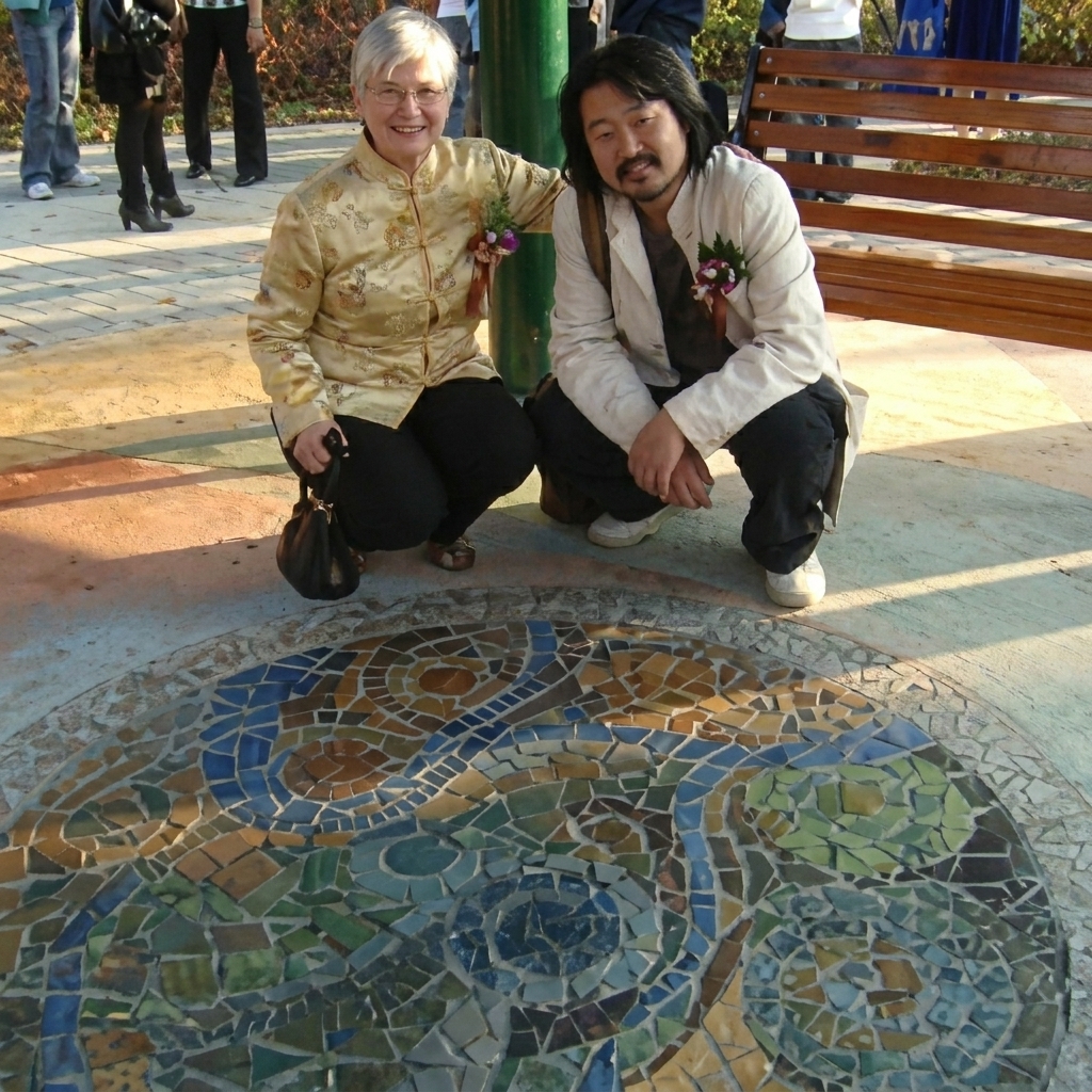 Jan Brown Checco, Ohio River Valley Portrait, ceramic mosaic, Cincinnati–Liuzhou Friendship Garden, LongTan Park, Liuzhou, China, 2008. Archival photograph from the garden dedication.