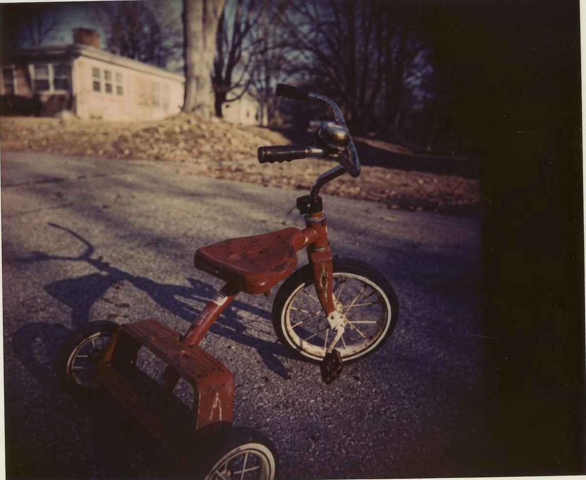 Brian Harmon, The Fear of Forgetting, 2011, photographic installation.