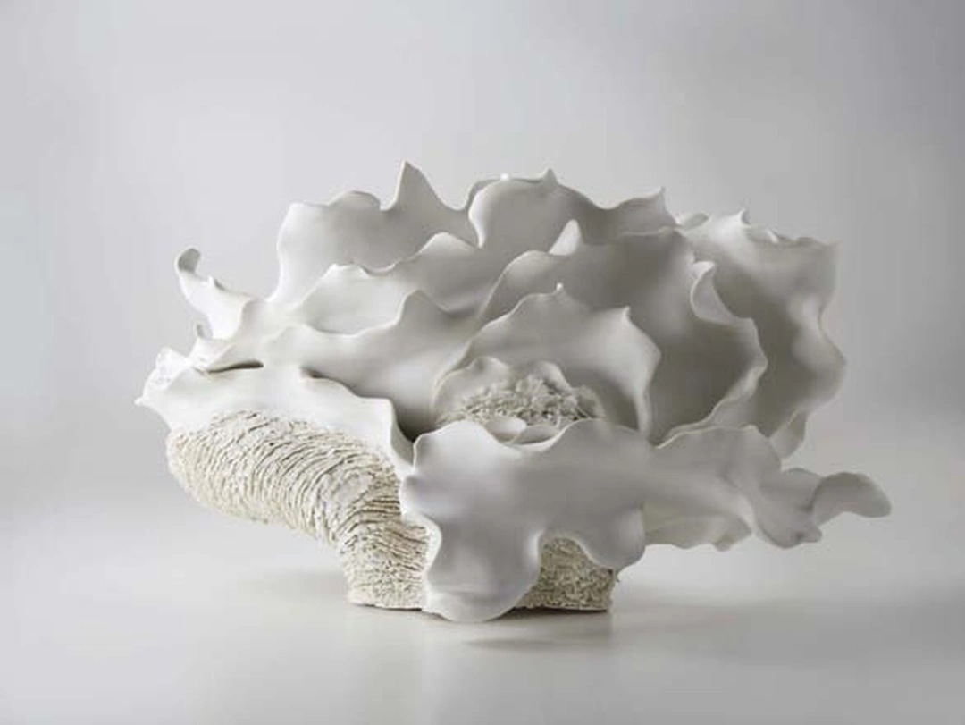 Noriko Kuresumi, "Sea of Memory," porcelain, 2012.