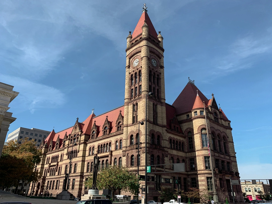 Cincinnati City Hall. The Cincinnati Art Fellowship was a City of Cincinnati program, administered through the Cincinnati Recreation Department. Photo by EEJCC, 2019, CC BY-SA 4.0 via Wikimedia Commons. Related image located during this archive's reconstruction.