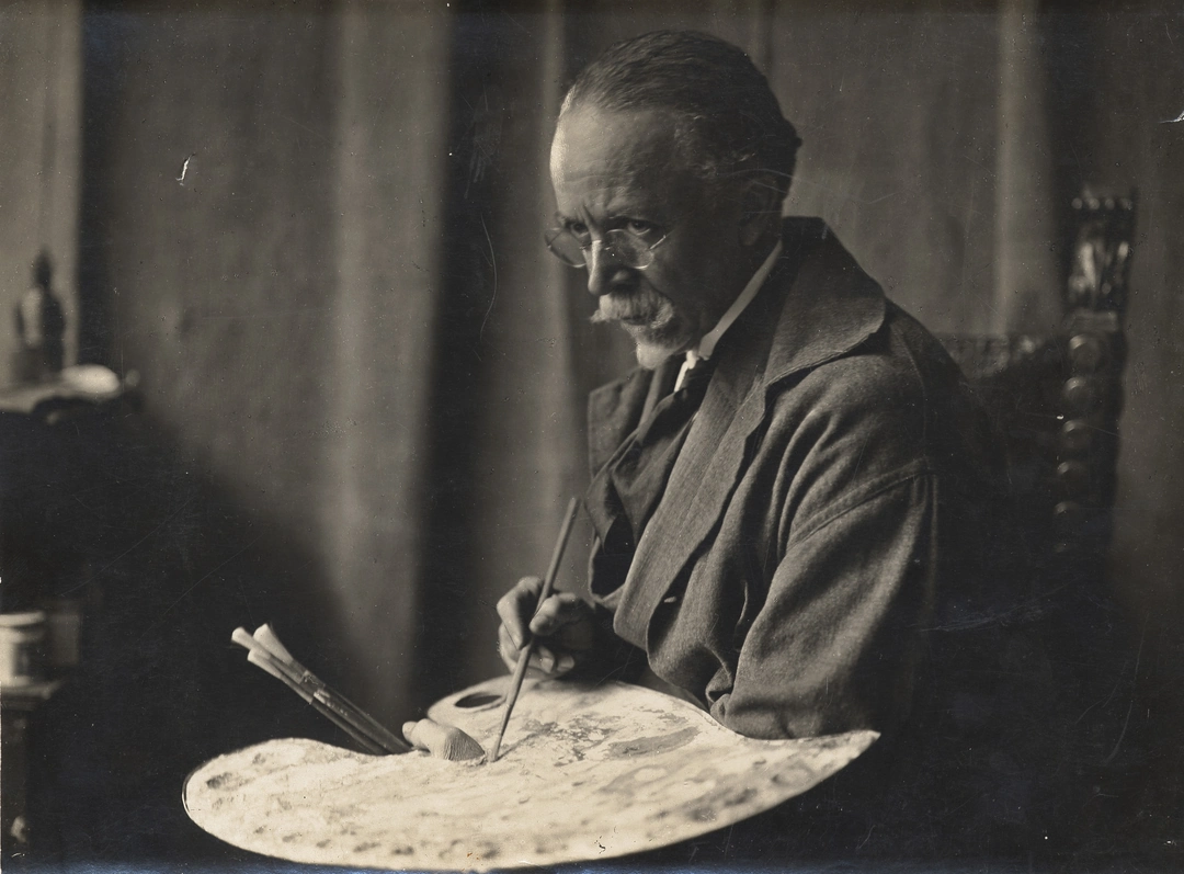 L. Matthes, Henry Ossawa Tanner with palette, ca. 1935. Black-and-white photographic print, 7 x 9 in. Henry Ossawa Tanner papers, Archives of American Art, Smithsonian Institution