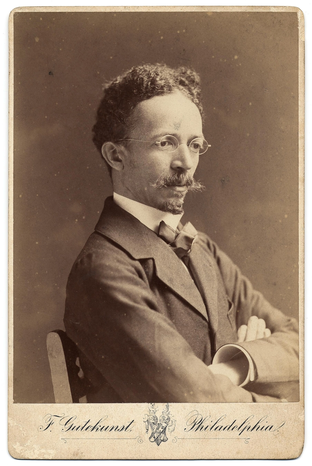 Frederick Gutekunst, Henry Ossawa Tanner, 1907. Sepia photographic print, 6 x 4 in. Henry Ossawa Tanner Papers, Archives of American Art, Smithsonian Institution