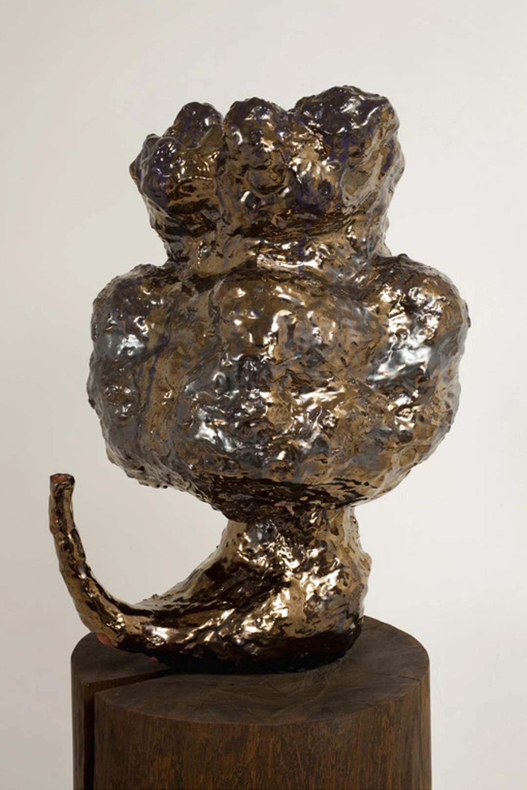 Tough Puff, 2008 (detail); glazed ceramic, Hydrocal plaster, concrete, and steel, 65 x 26 1/2 x 24 inches. Courtesy of the artist and Jack Shainman Gallery, New York. Photograph by Alan Wiener. (Lanczos enlargement only.)