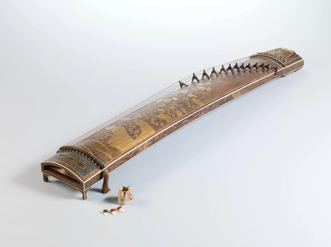 Koto, 19th century, Japan. Gift of Mr. and Mrs. Charles M. Hinkle, Cincinnati Art Museum, 1891.2956.
