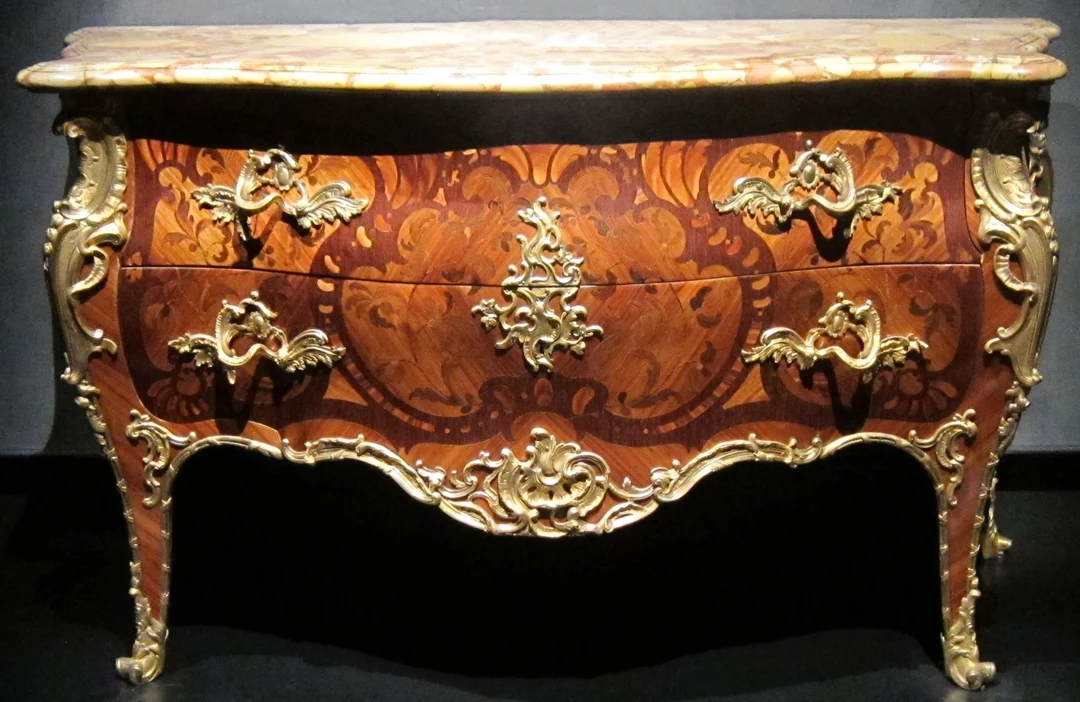 Jean-Pierre Latz, Commode, ca. 1745, tulipwood marquetry, breche d'Alep marble, gilt bronze mounts. Cincinnati Art Museum, Museum Purchase, accession no. 1976.435. Photo by Wmpearl, CC0, via Wikimedia Commons.