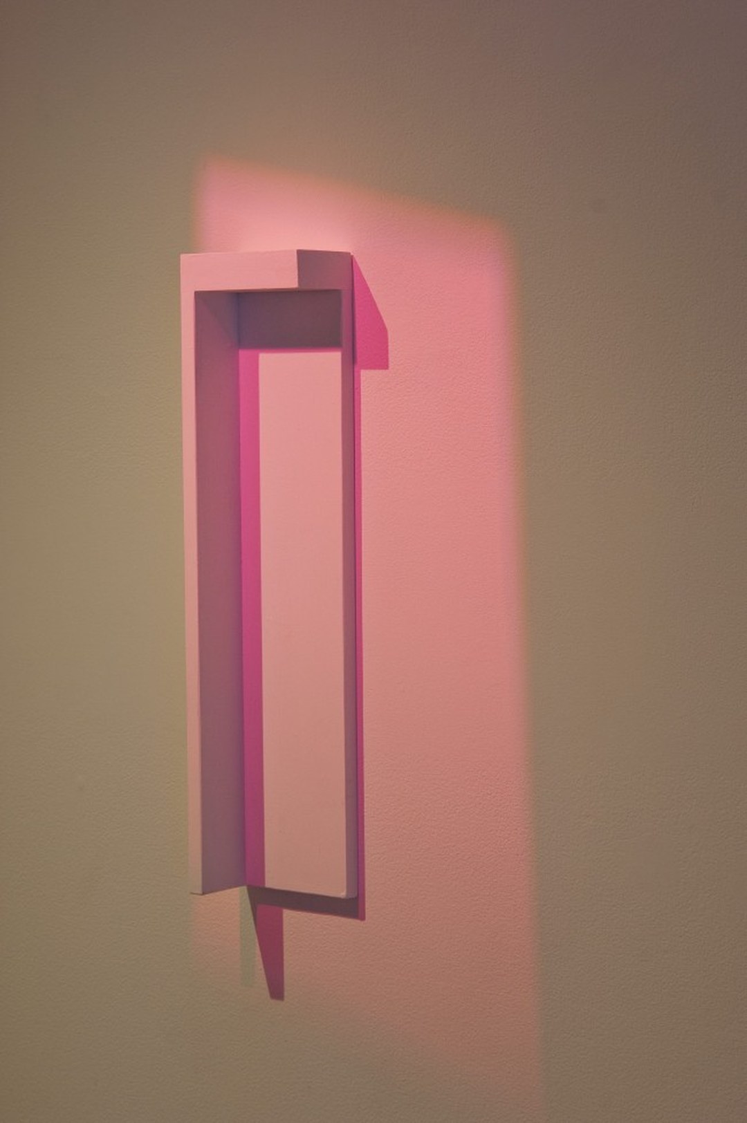 Kathryn Kuntz, #7 (Thankful for the warm space...), 2013, light projection installation.