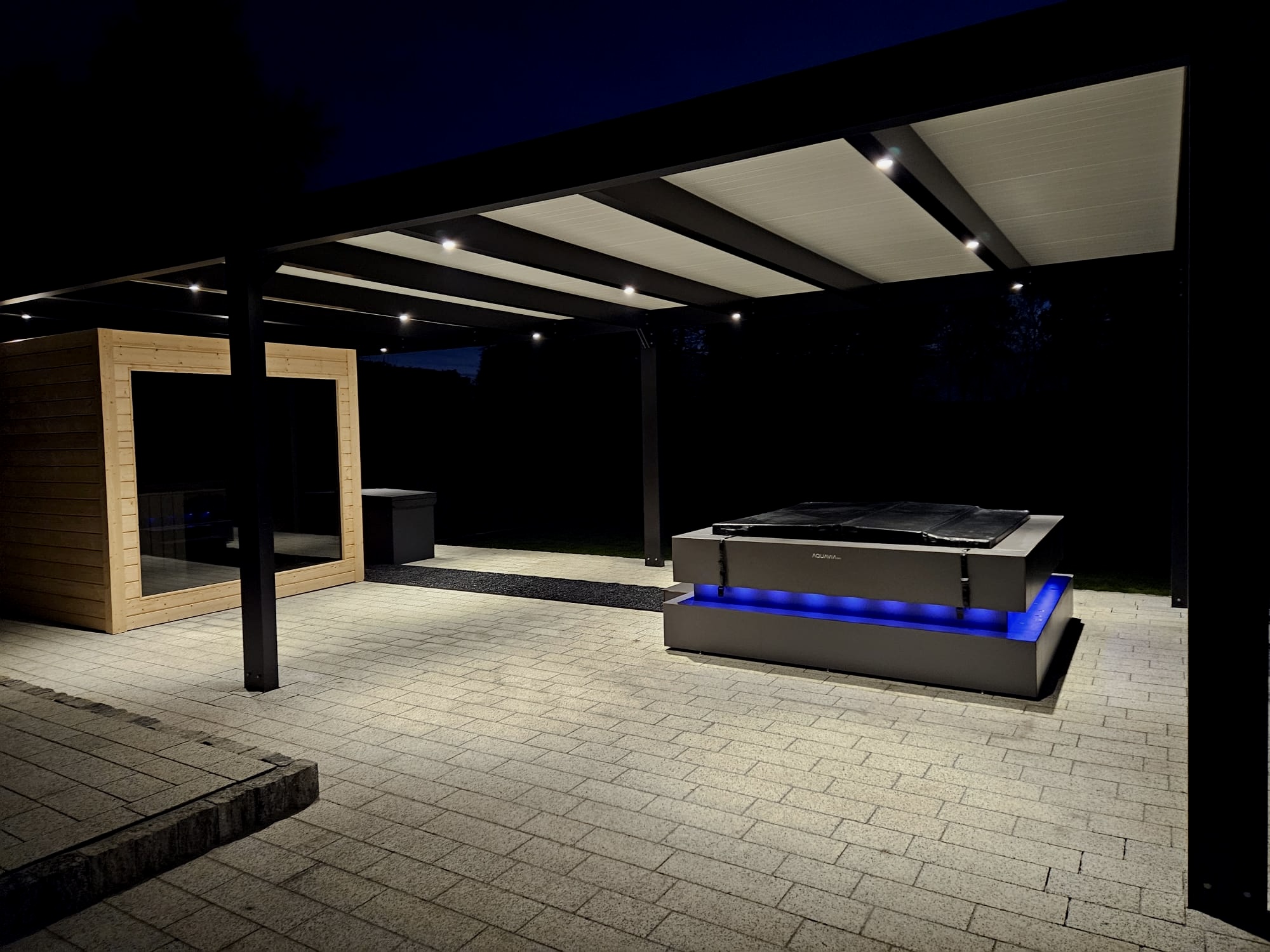 Zewnętrzna strefa Spa z sauną dwufunkcyjną