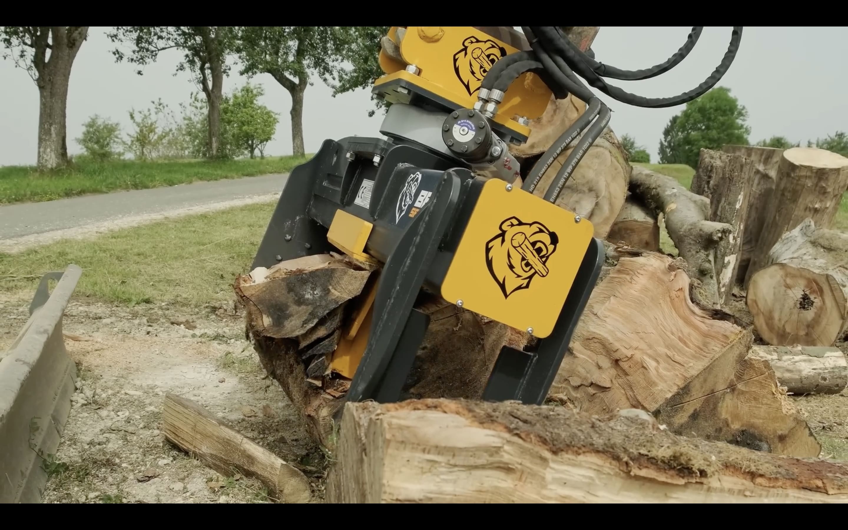 Bagerski cepilnik za drva ali holzspalter - Bearsplitter