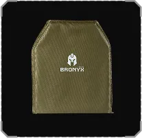 Захисна кевларова бронеплита оливкового кольору з логотипом BRONYX.