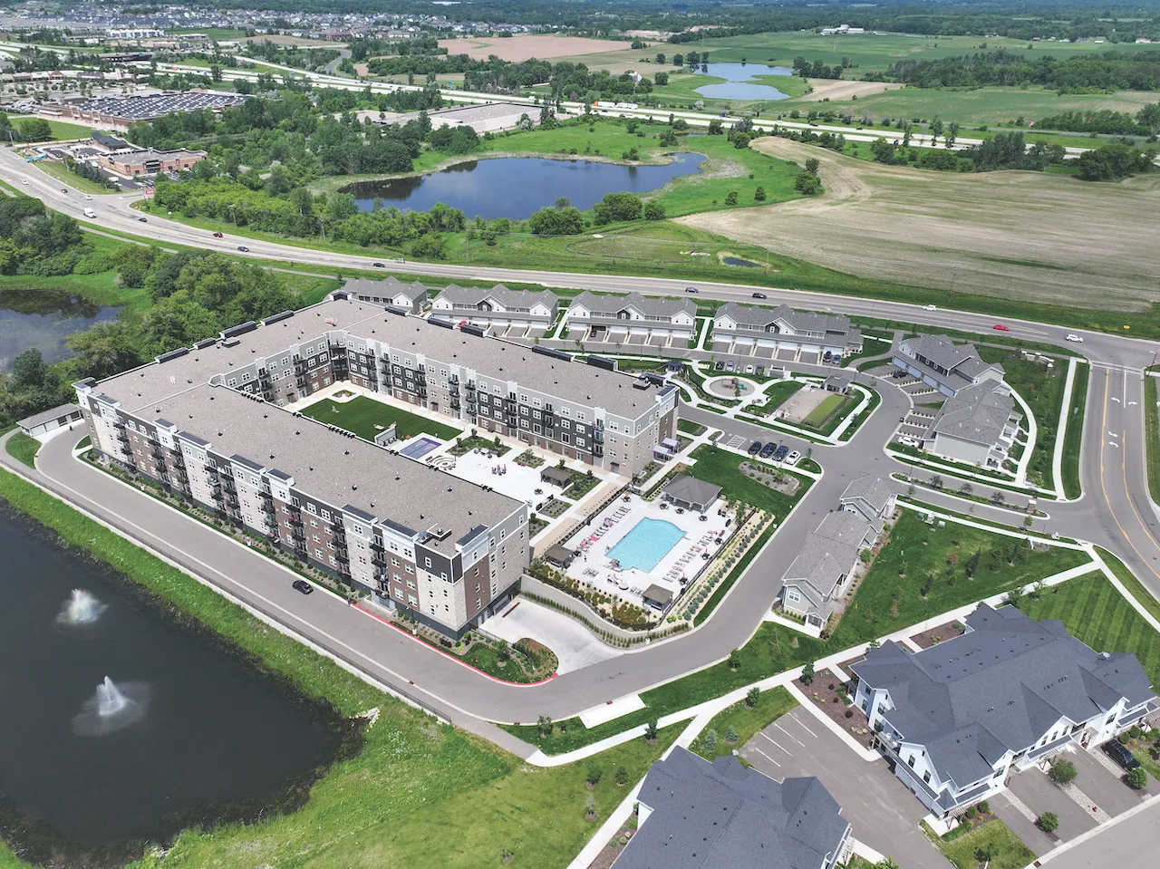 The Edison at Woodbury apartment community exterior