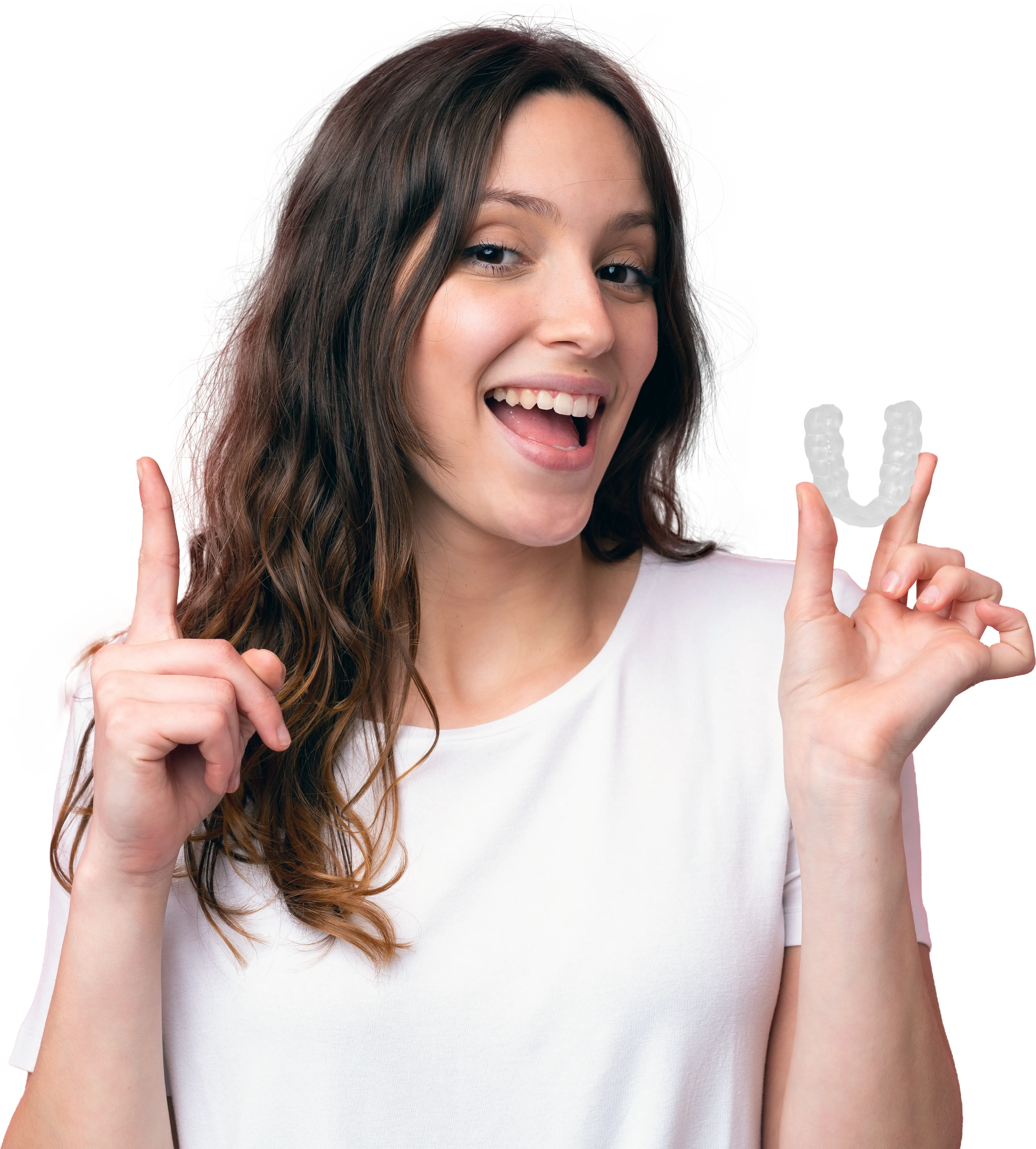 Mujer con brackets de zafiro sonriendo