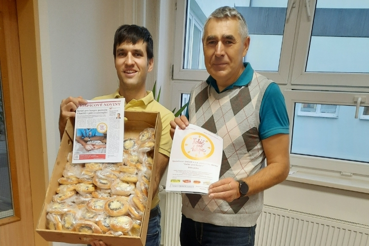 koláč pro hospic_teambuilding v Blansku