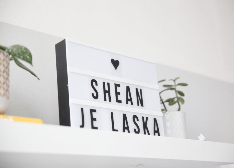 shean slaví 18 let