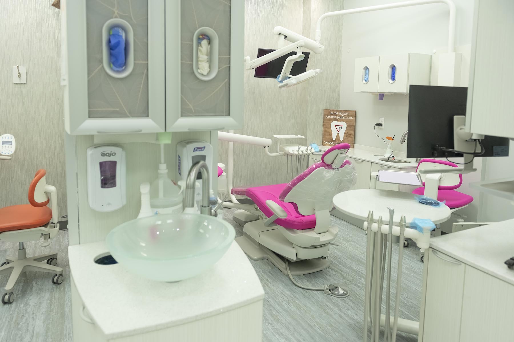 Viva Dental Calgary Office room