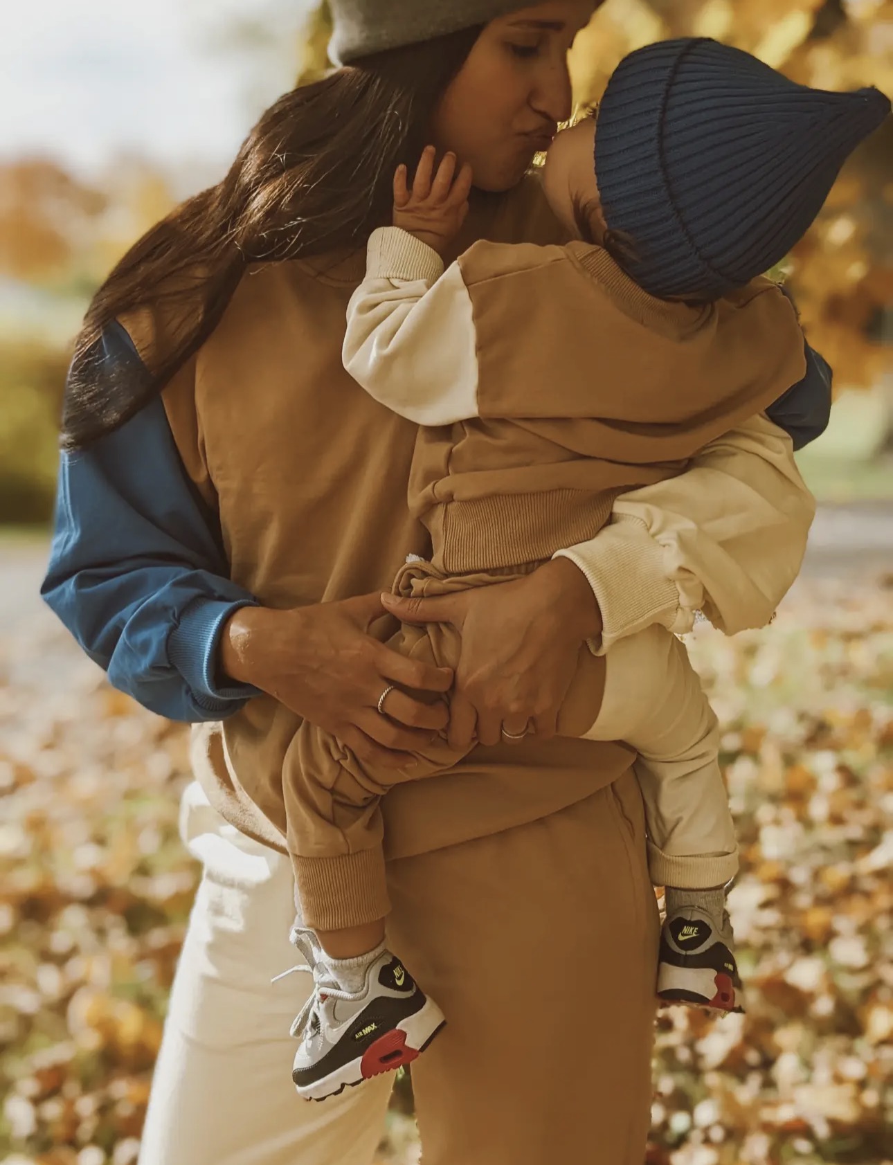 Welly and Bee- Mom's cozy days suit