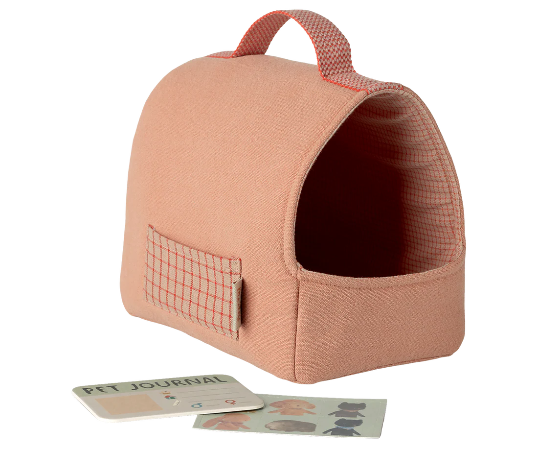 Maileg - Pet Carrier - coral 