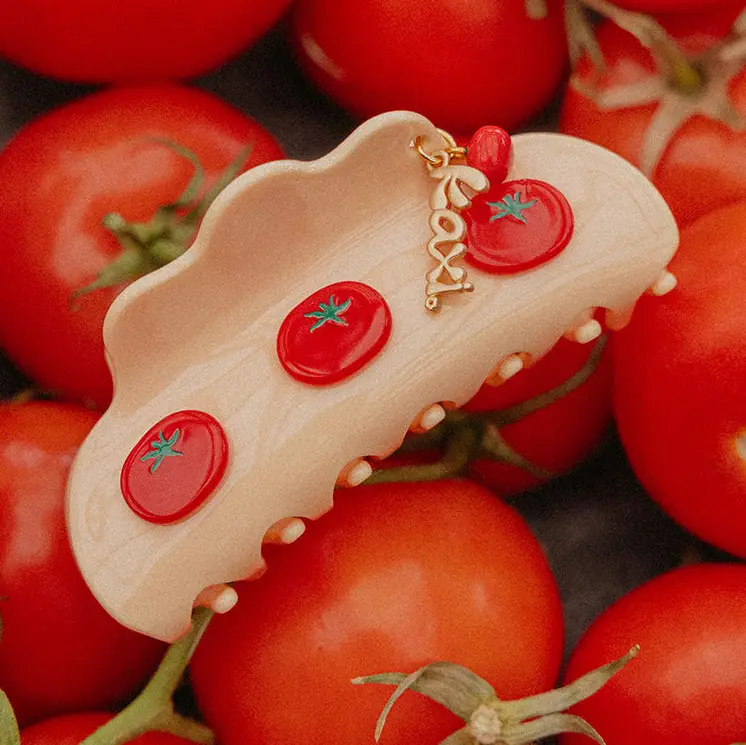 Kaxi- Tomato charm claw clip