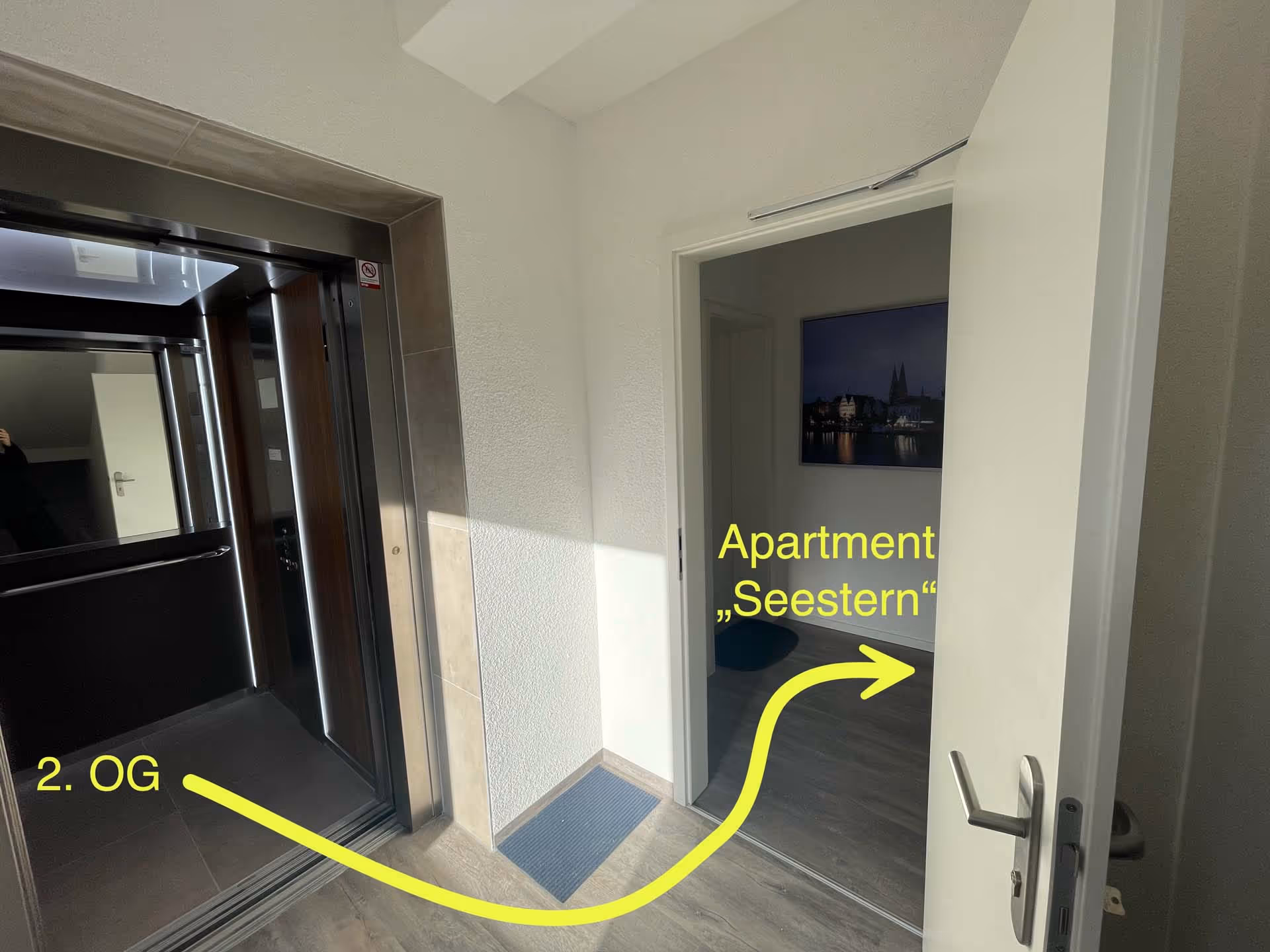 Eingang zum Apartment mit Aufzug