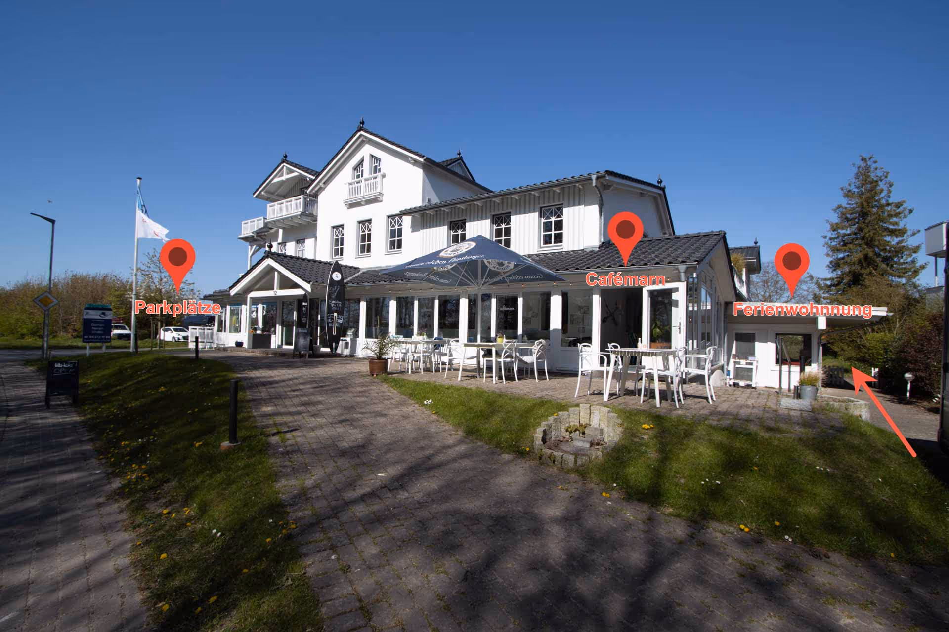 Außenansicht mit markierten Bereichen