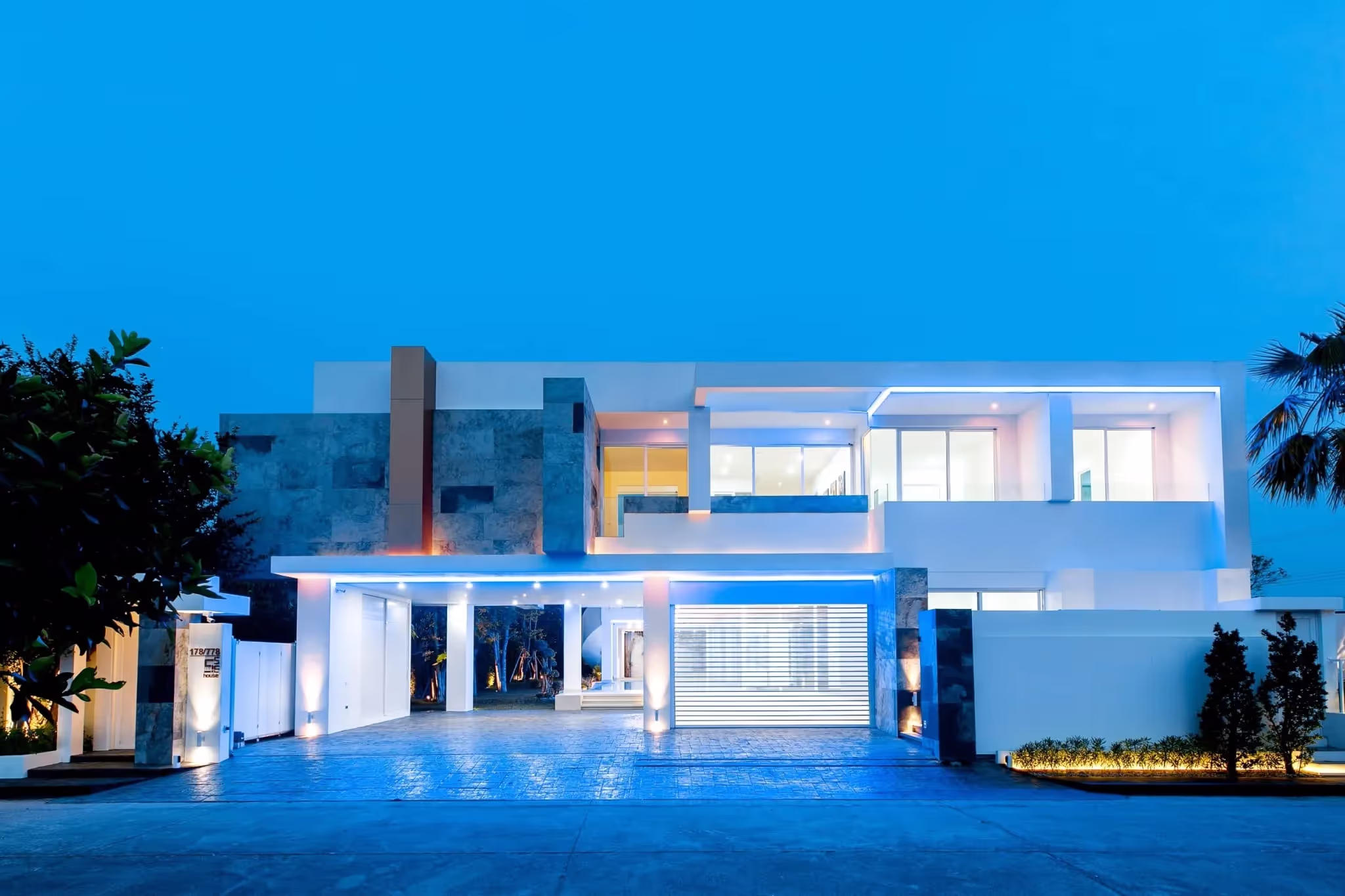 ขายบ้านหรู 8 ห้องนอนในเชียงใหม่ | สไตล์โมเดิร์น