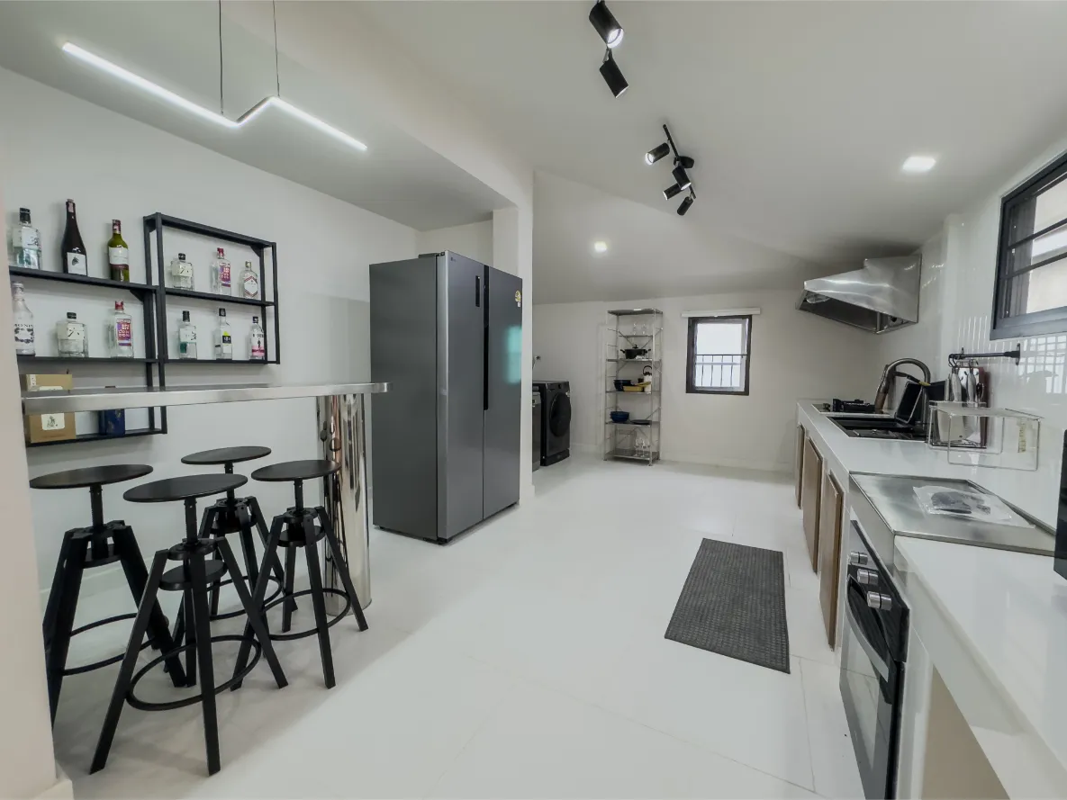 Mae Hia Pool Villa w/ Glass Roof | Modern Zen Home