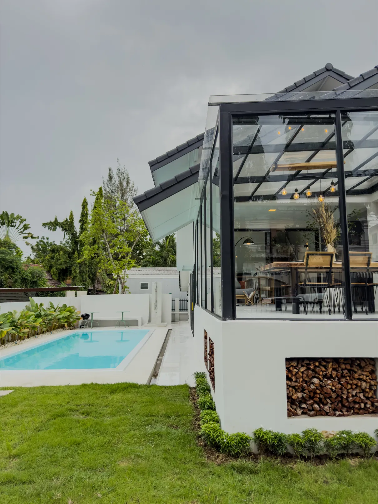 Mae Hia Pool Villa w/ Glass Roof | Modern Zen Home