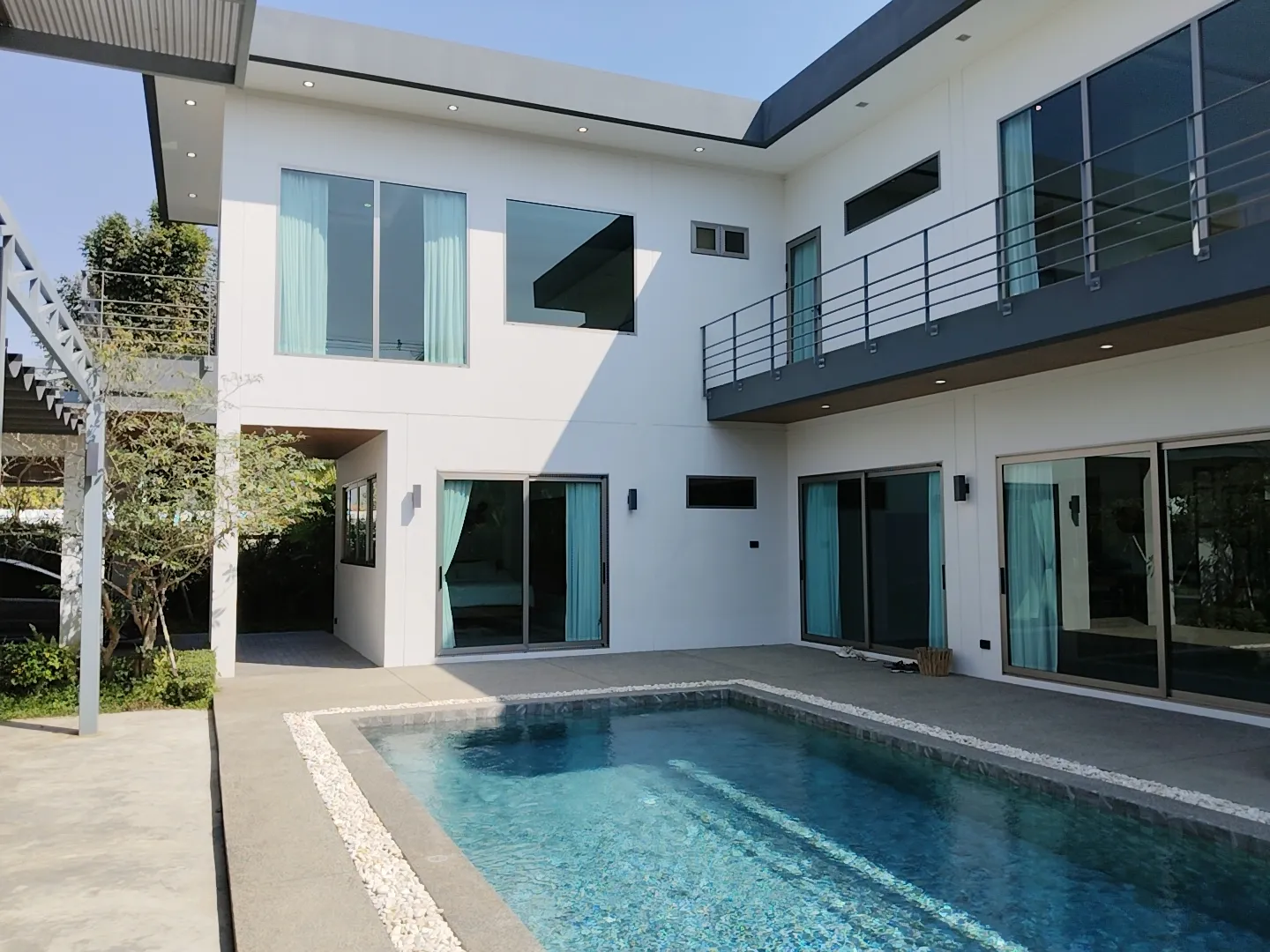 Stunning Luxury Pool Villa in Chiang Mai Real Estate