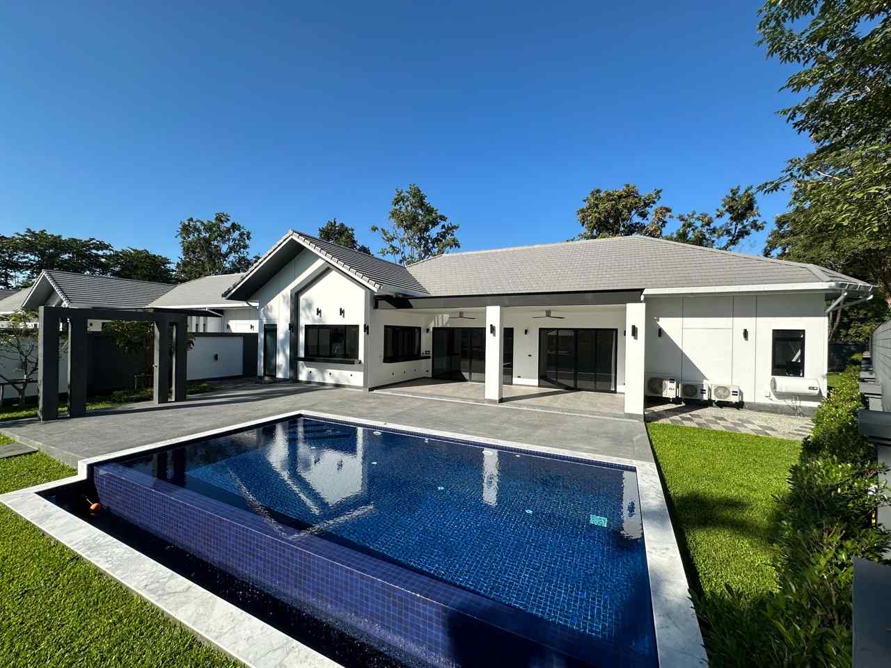 Luxurious Modern Home for Sale in Chiang Mai | Ban Wang Tan Property