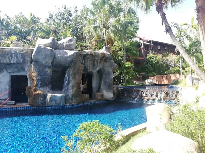 Luxury Chiang Mai Resort in Doi Saket ? Awaiting Revival - pool