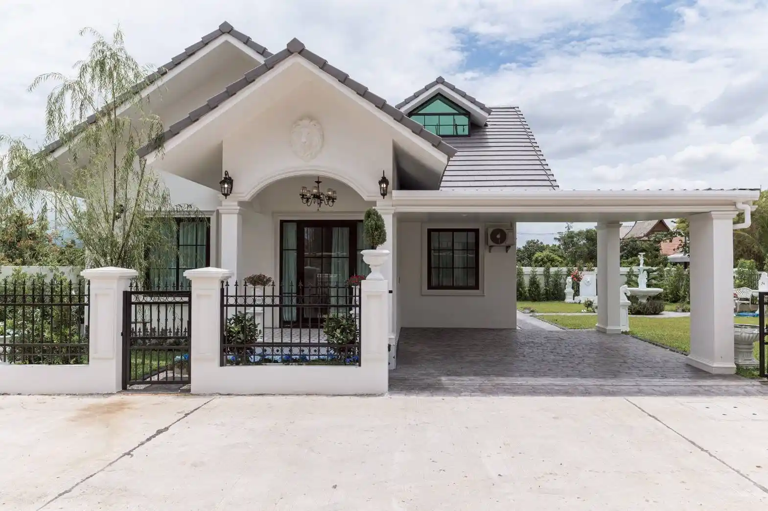 New 3 bed English Style House for Sale Nam Phrae Hang Dong