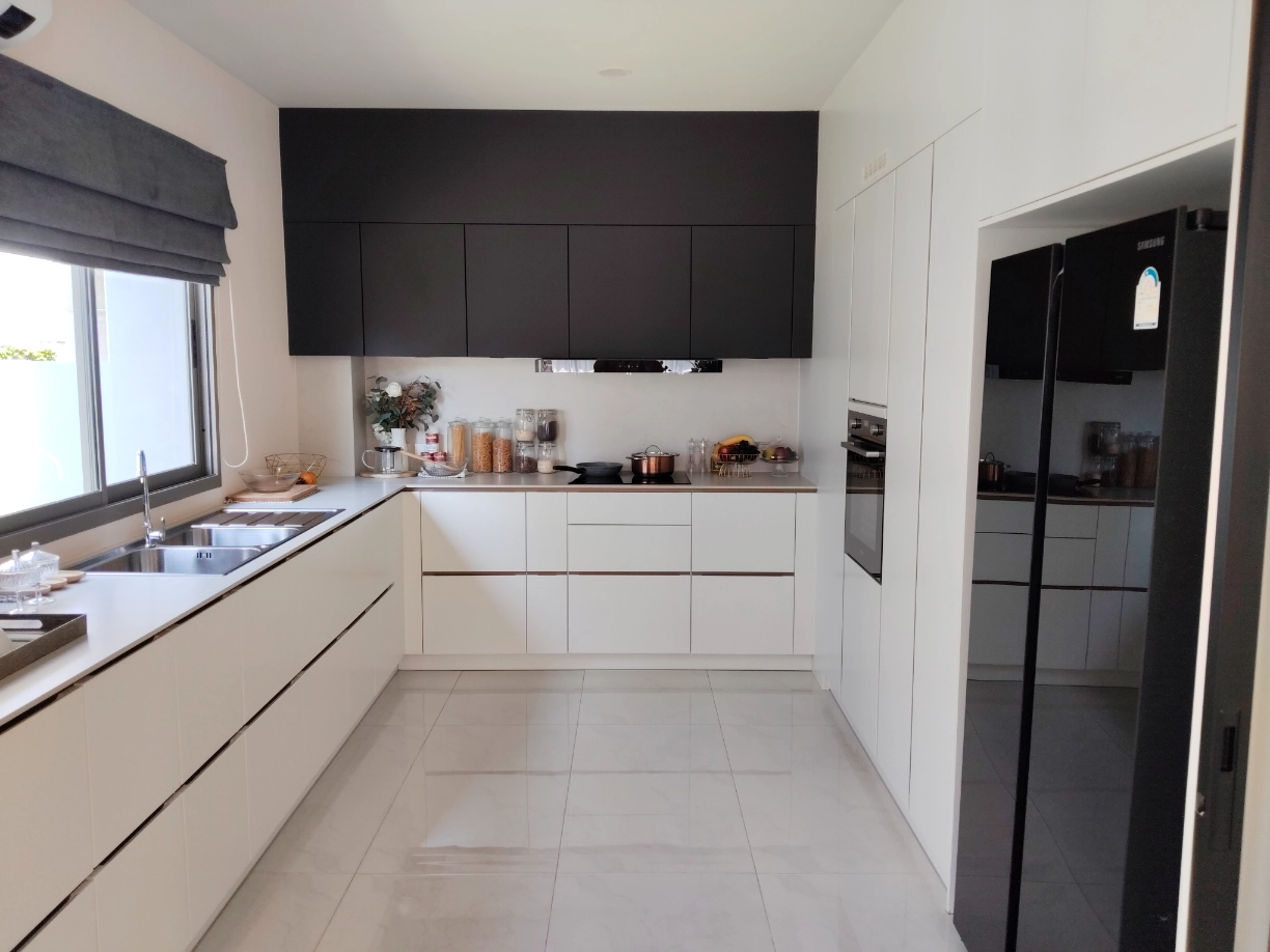 Your Private Mountain Sanctuary: Luxury Pool Villa in Mae Rim