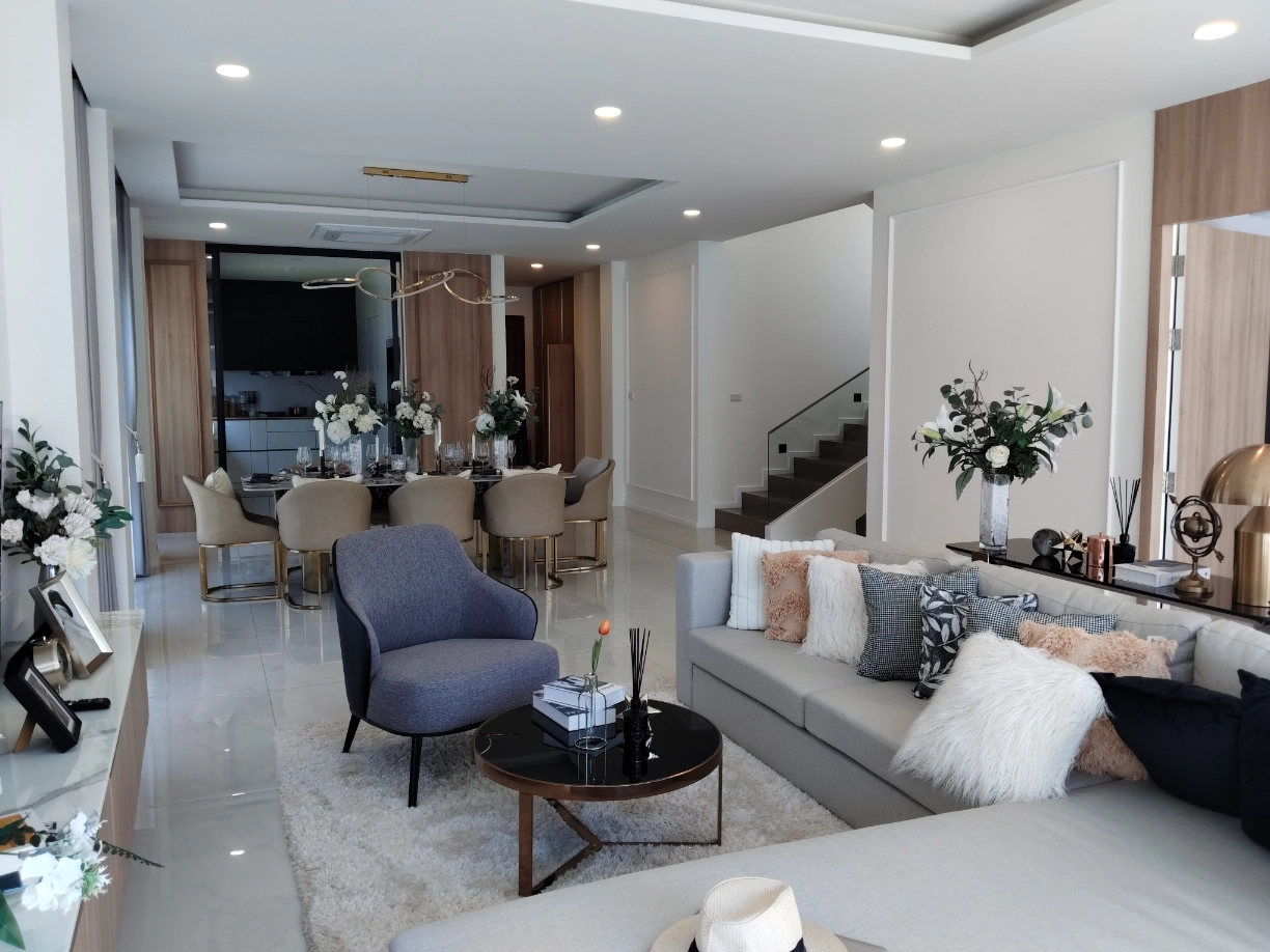 Your Private Mountain Sanctuary: Luxury Pool Villa in Mae Rim