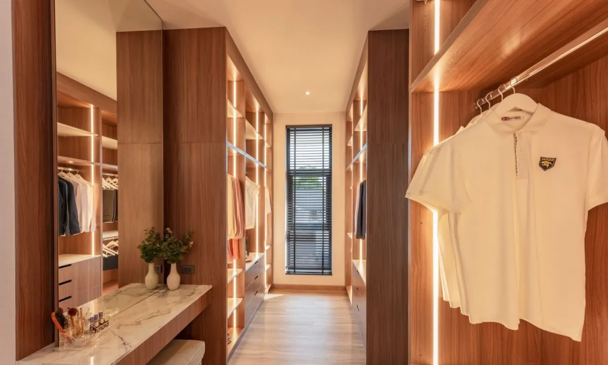 Experience Mansion-Grade Living on a Manageable & Modern Scale