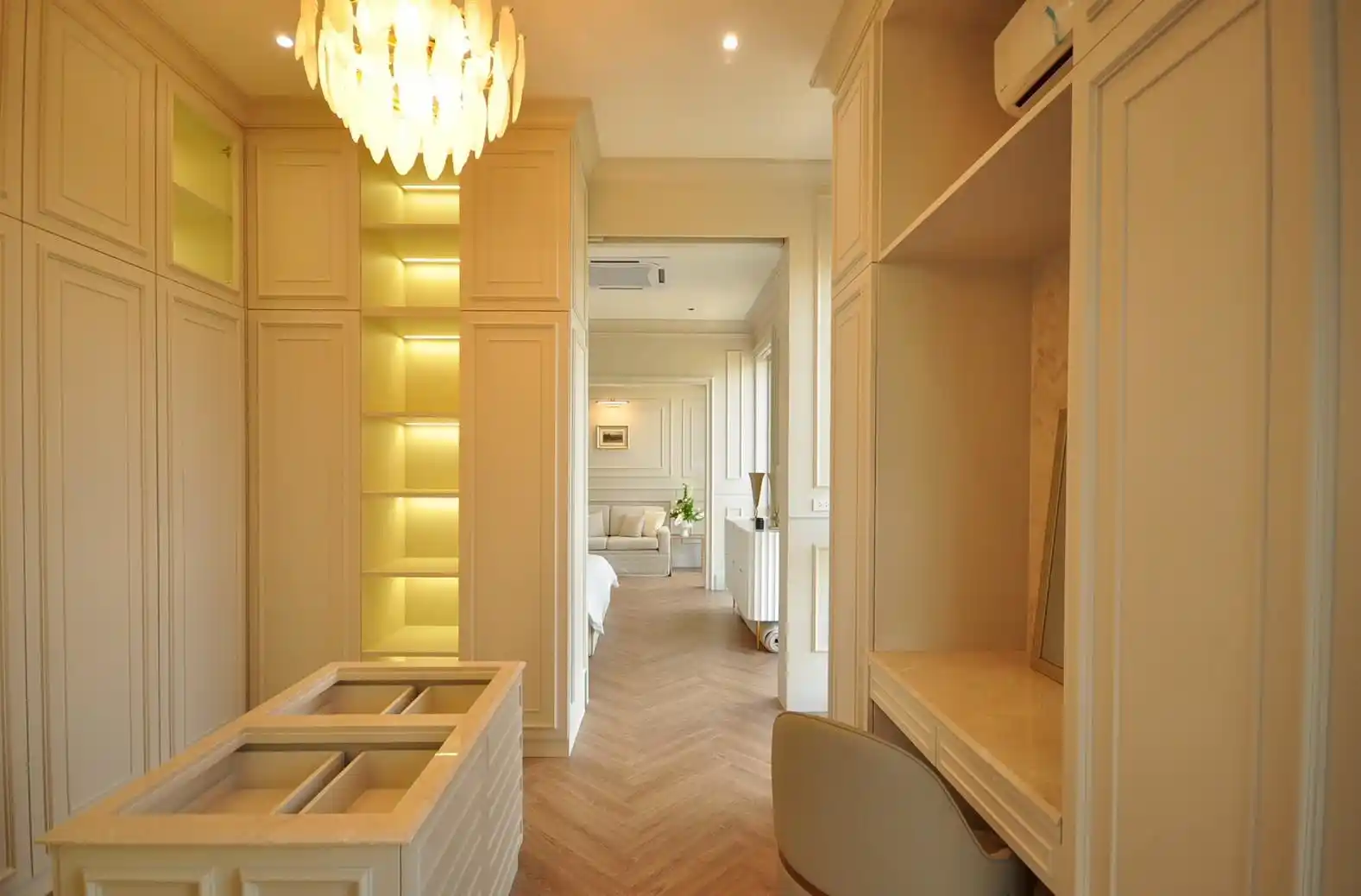 Elegant 4-Bedroom Neoclassical Villa with Private Pool in Hang Dong