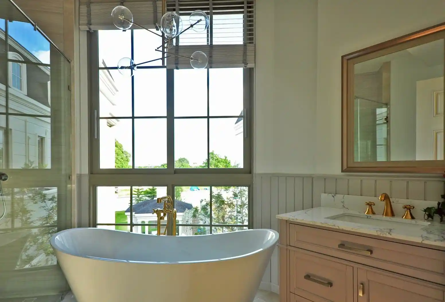 Elegant 4-Bedroom Neoclassical Villa with Private Pool in Hang Dong