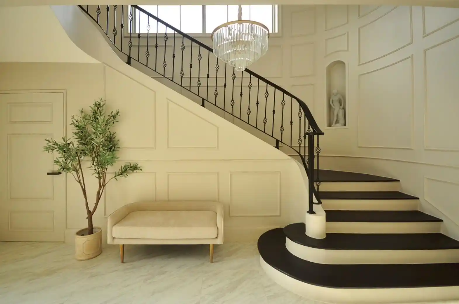 Elegant 4-Bedroom Neoclassical Villa with Private Pool in Hang Dong