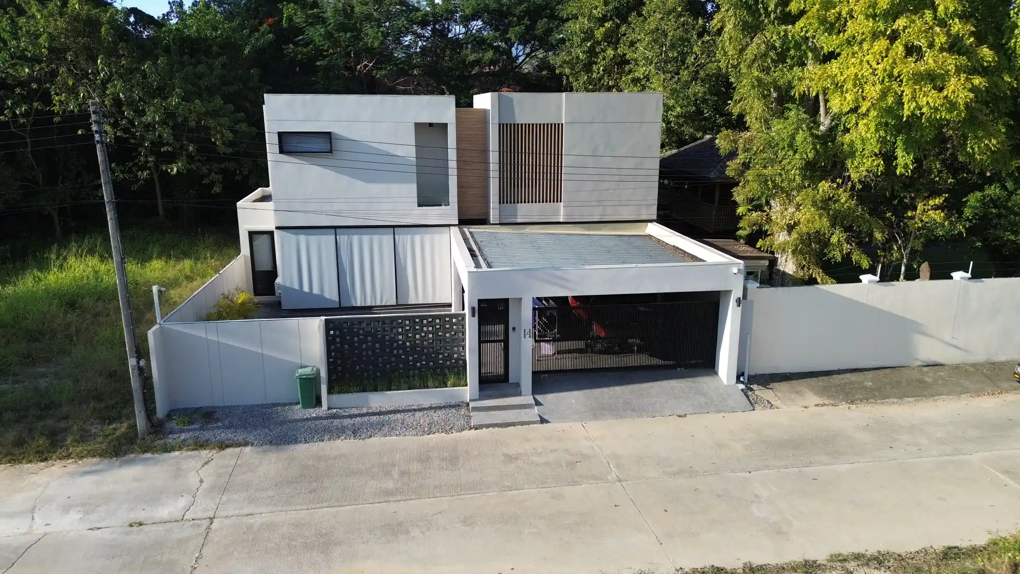 New 2023-built residence balancing family life and wellness