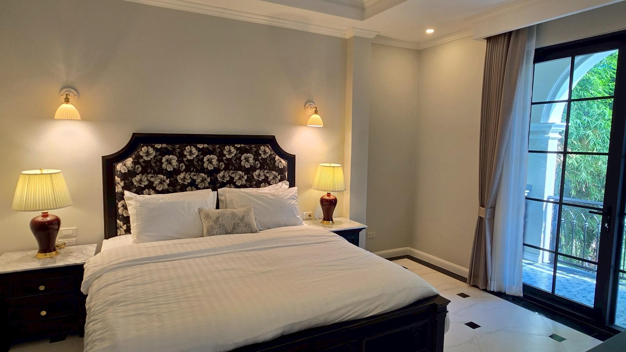 Luxury 3-Unit Colonial Estate: A Turnkey Income Property in Nimman’s Heart