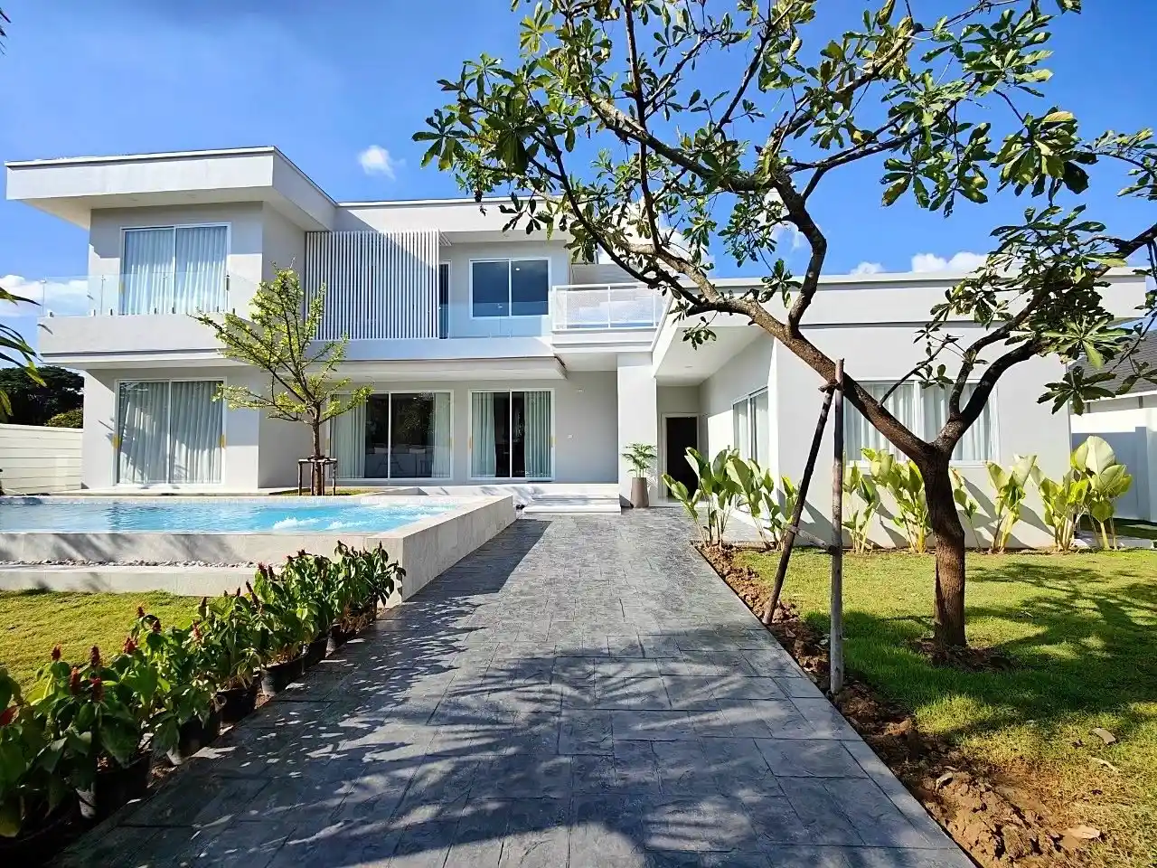 6 Bedroom Pool Villa For Sale San Sai | Near CCIS & Central Festival — photo 12 of 13