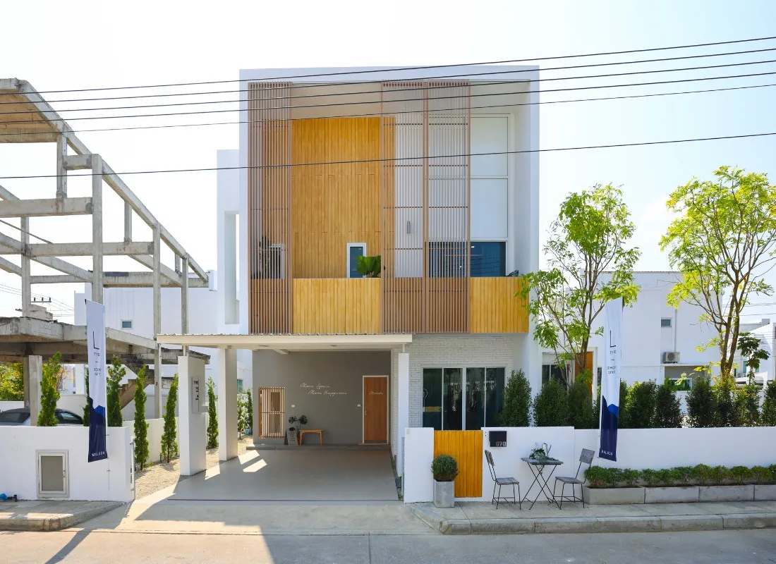 Modern L Type House for Sale with Chiang Mai Properties