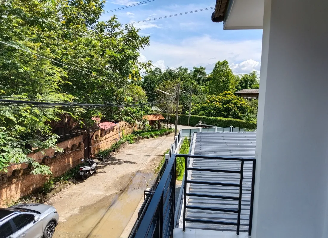 Modern 3BR House with Saltwater Pool in Chiang Mai For Sale — photo 11 of 16