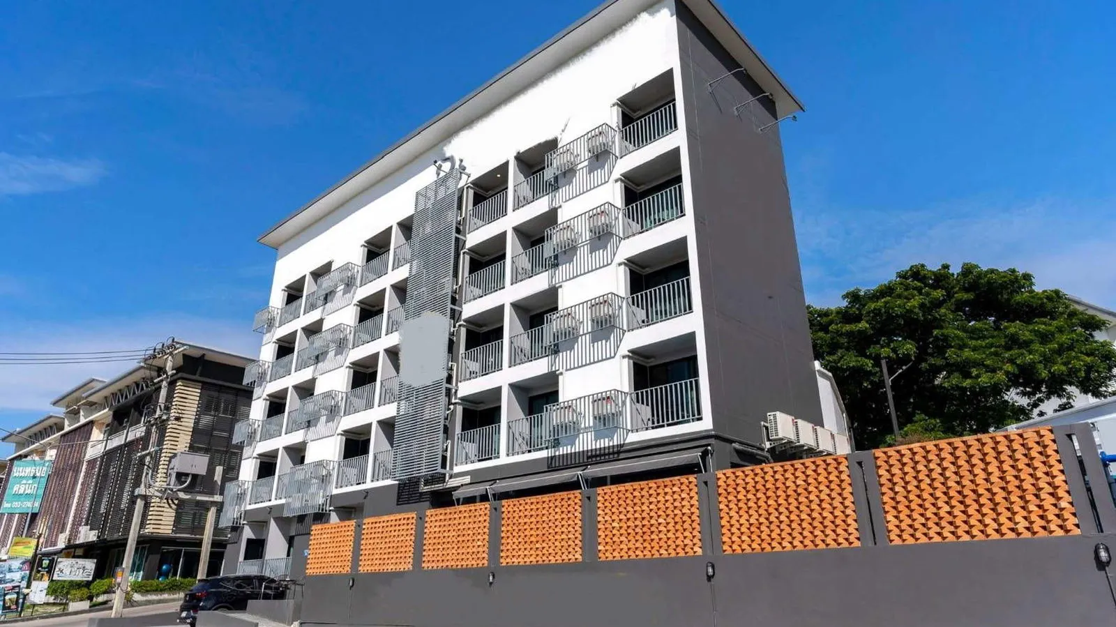 Hotel for Sale in Chiang Mai – Prime Investment Opportunity — photo 2 of 25
