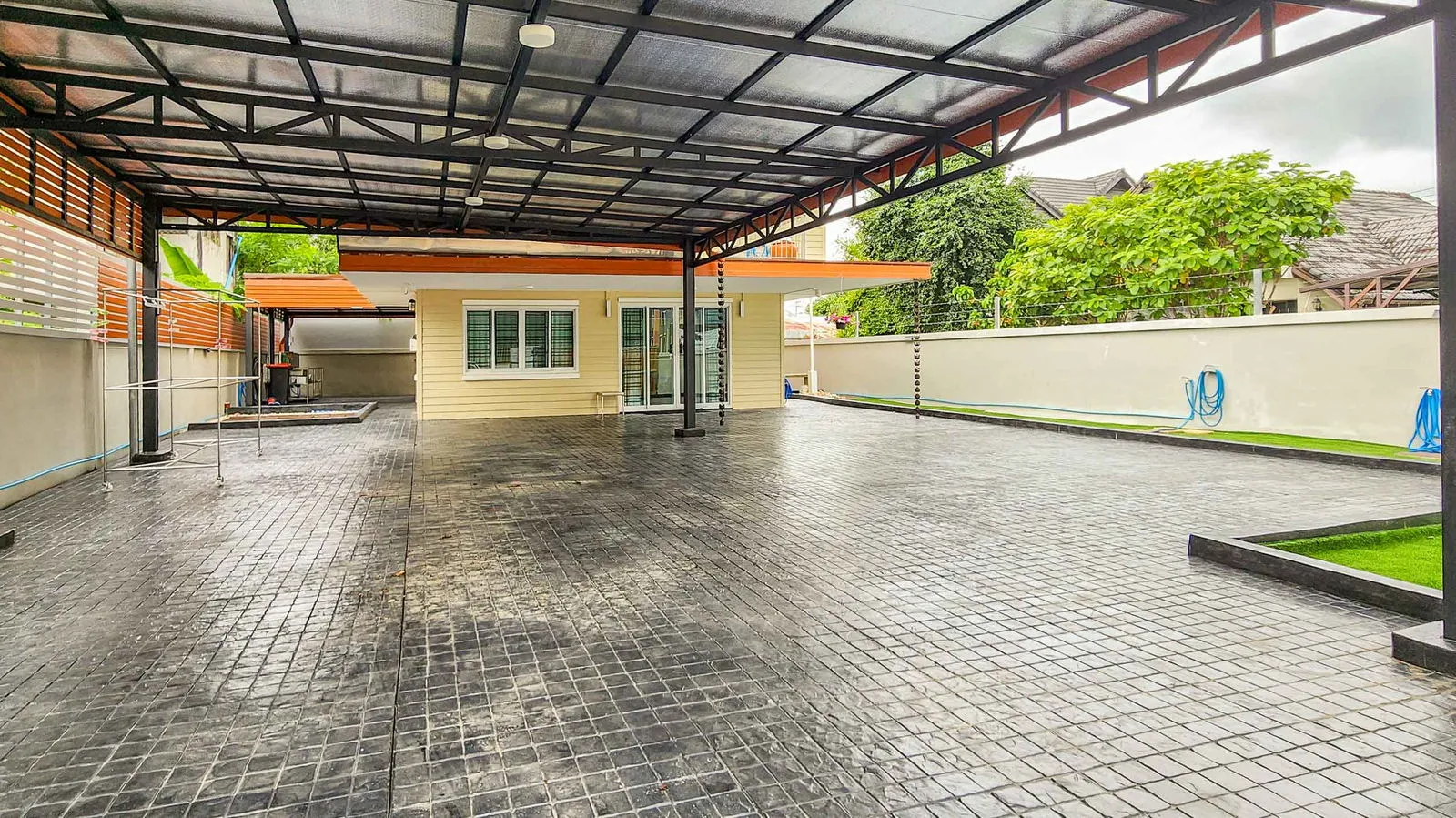 Renovated Move-In Ready 2-Bed Home in Wat Ket, Chiang Mai — photo 3 of 25
