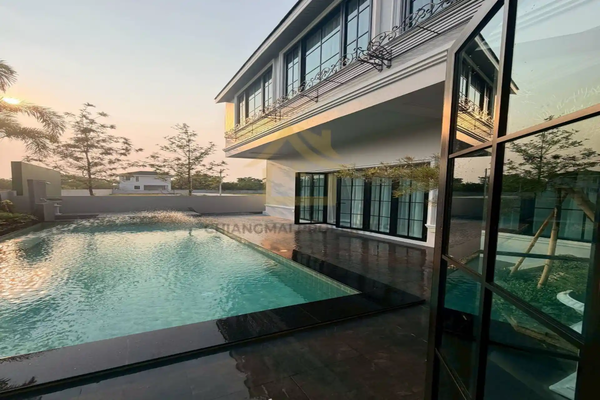 New 3-bed European pool villa in Saraphi