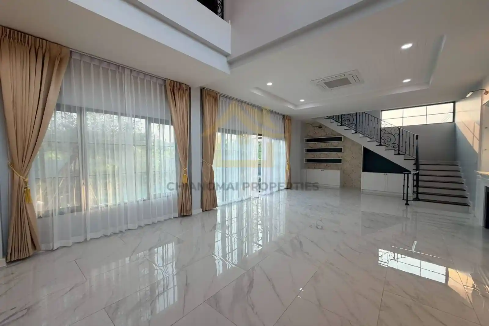 New 3-bed European pool villa in Saraphi